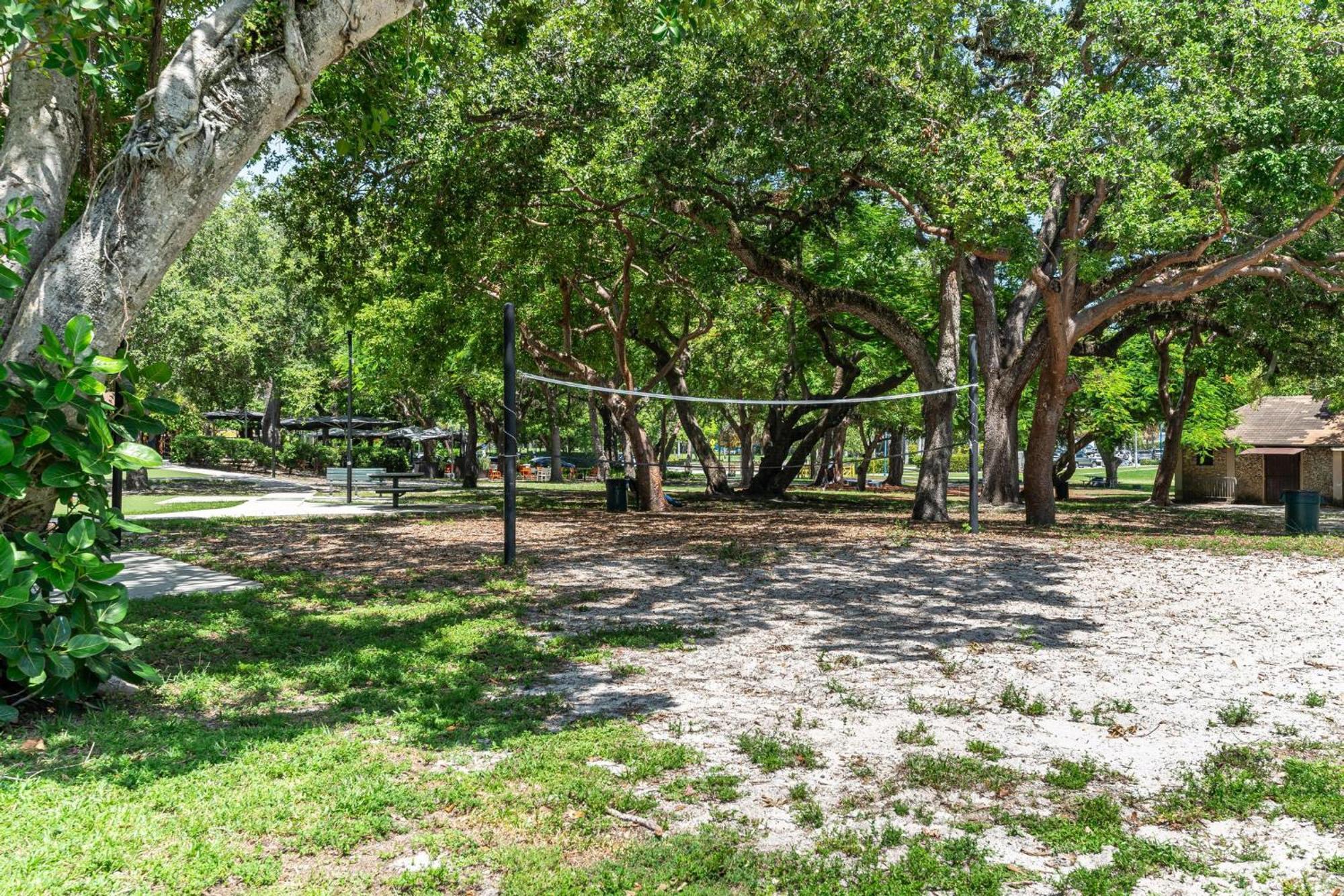 Apartment The Palms Coconut Grove 1 Bedroom Includes Parking Miami